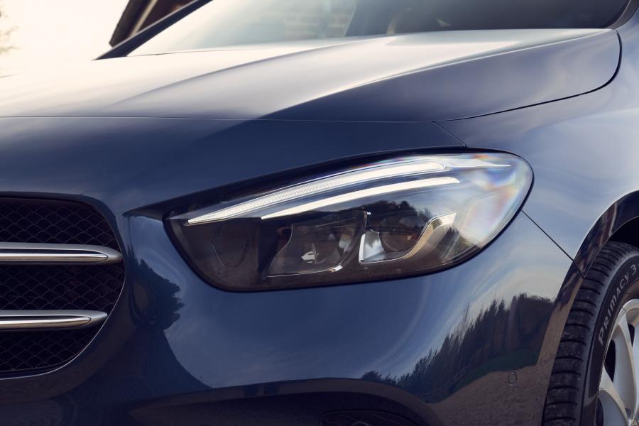 Детали экстерьера Mercedes-Benz B180 Sport (W247) 2019 года  (UK) (фото 14 из 40)